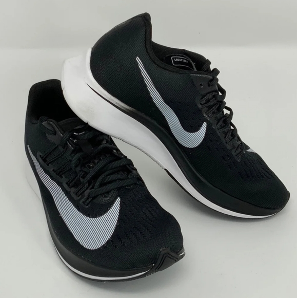 nike running zoom fly trainers